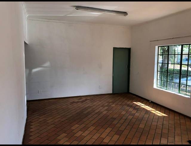 INDUSTRIAL PROPERTY TO RENT IN HENNOPSPARK